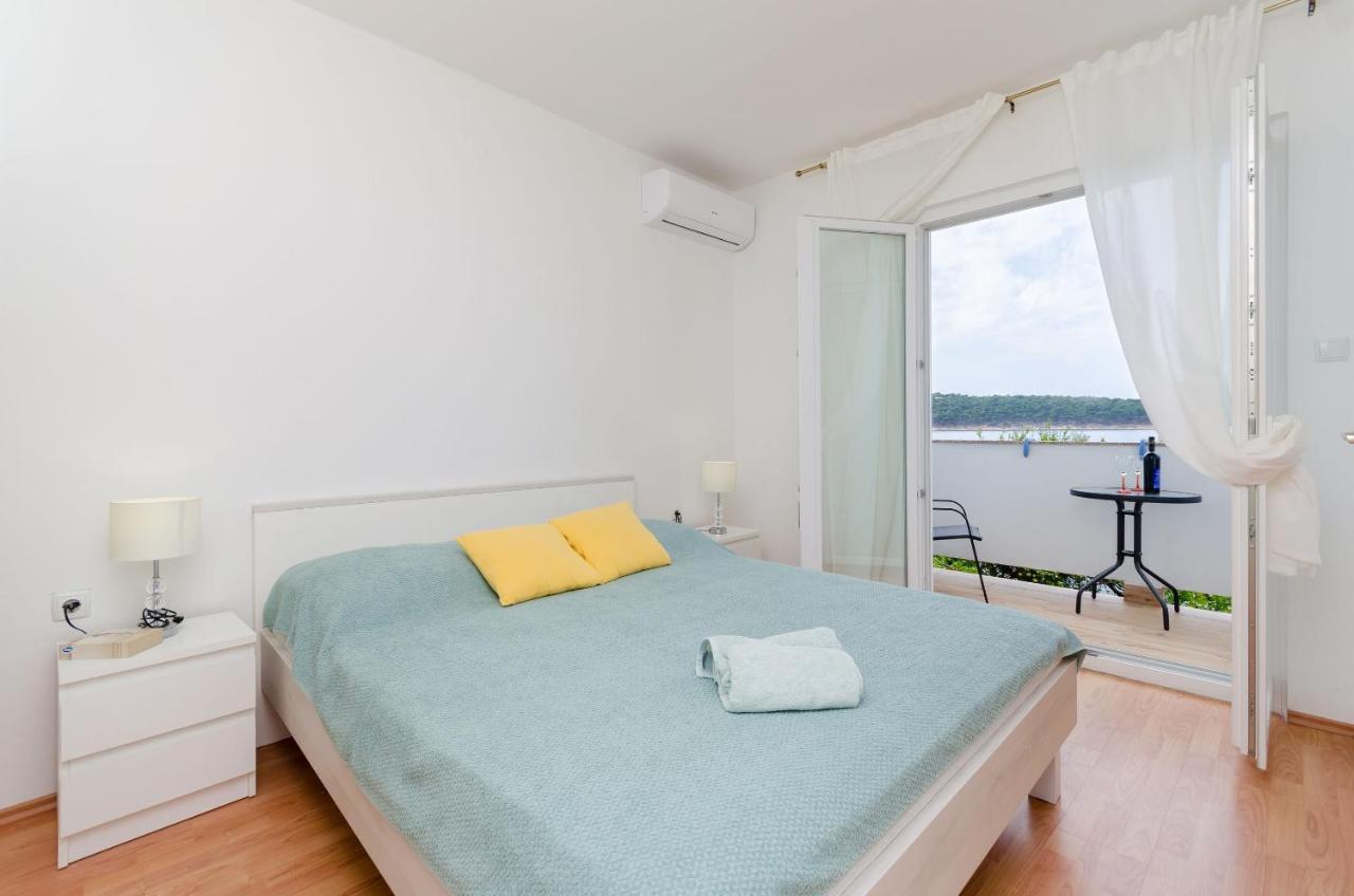 Apartments And Rooms Bianca Barbat na Rabu Exterior foto